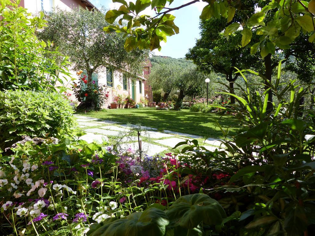 Garden Lodge Chiavari Exteriör bild